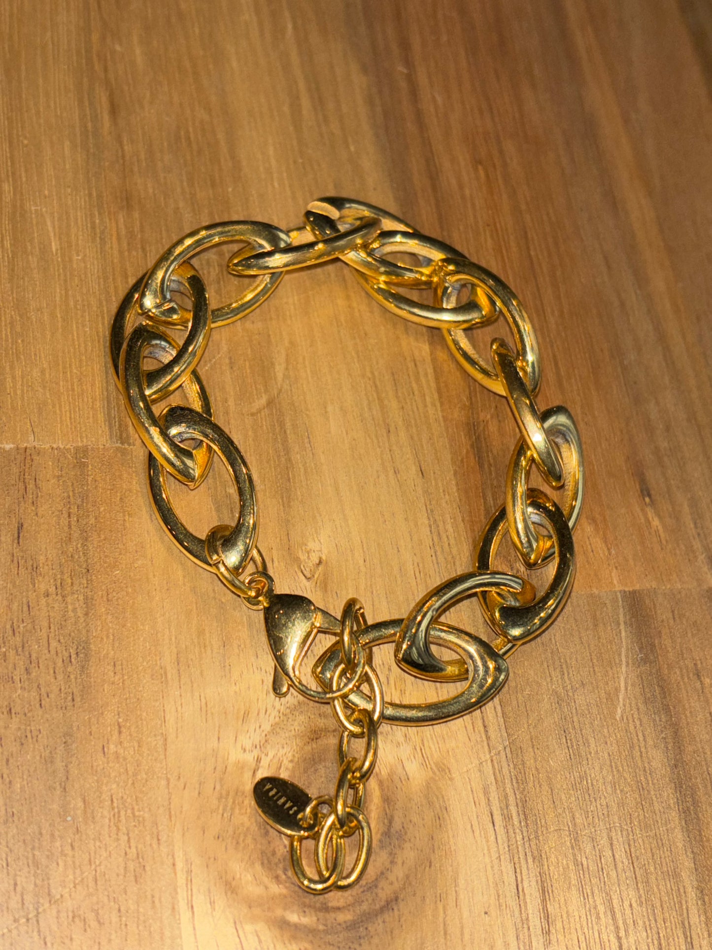 Zuri Oval Link Bracelet: Gold