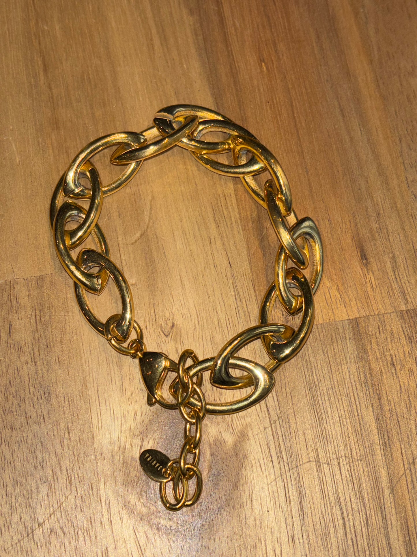 Zuri Oval Link Bracelet: Gold