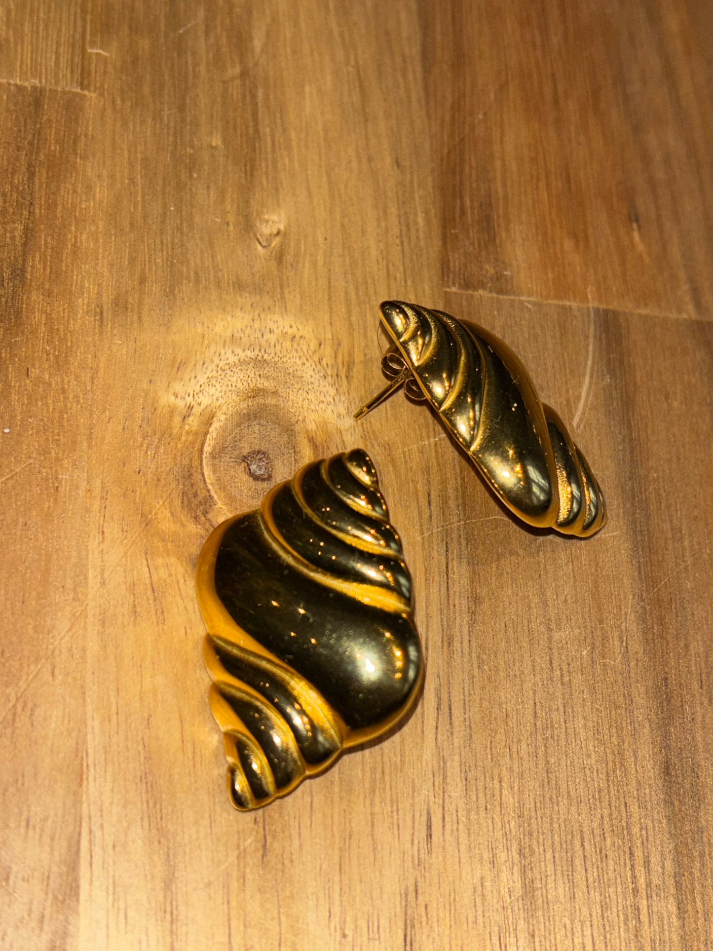 Aaliyah Shell Earring: Gold